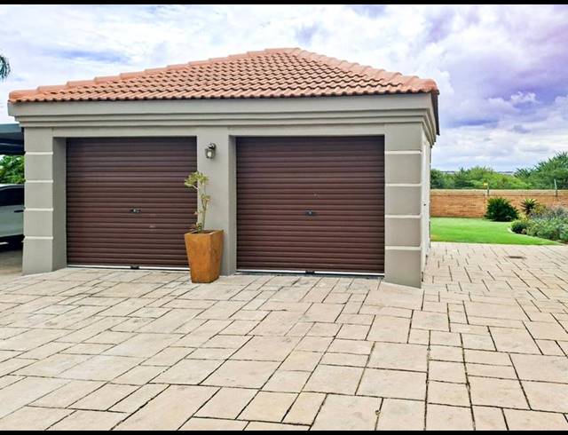 3 BEDROOM HOUSE FOR SALE IN AMBERFIELD GLEN